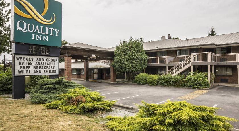 Art Infiniti Hotel Pitt Meadows Екстериор снимка