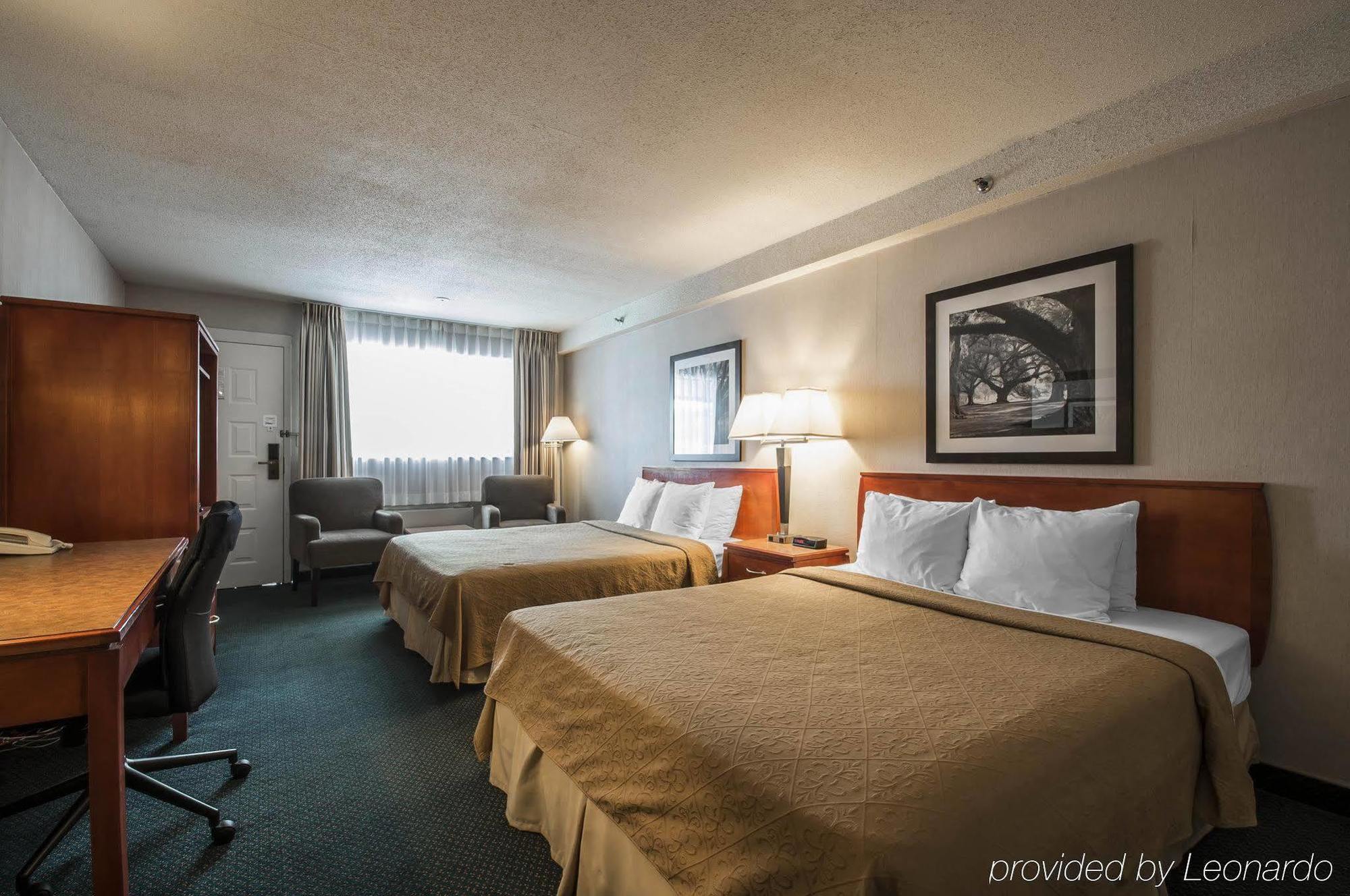 Art Infiniti Hotel Pitt Meadows Екстериор снимка